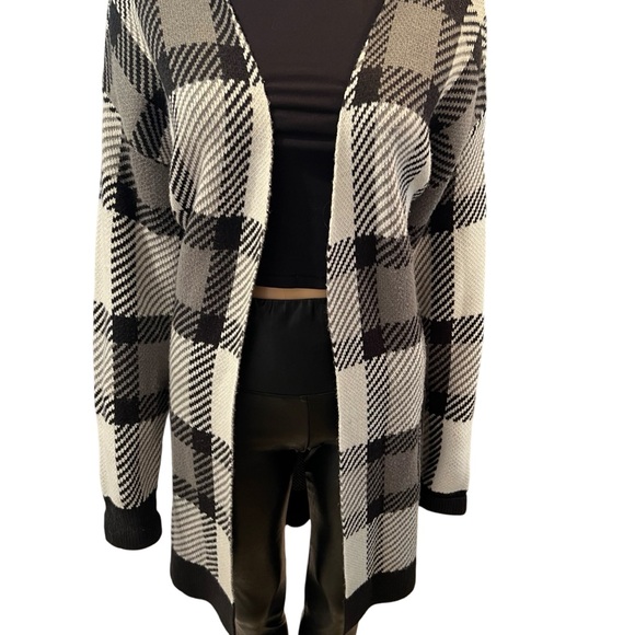 Elegant and cozy plaid cardigan - Picture 6 of 9